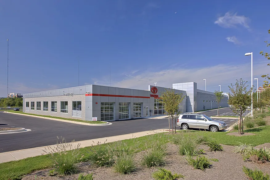 r&h toyota service center 4